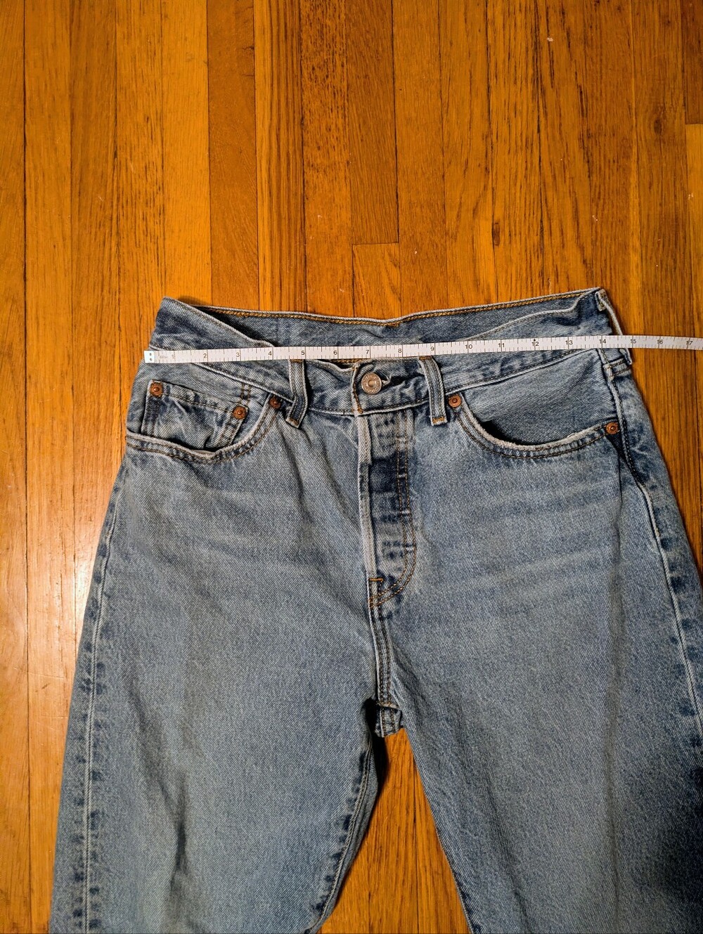 Levi's 501 Button Fly Jeans | Light Wash Denim | Women's Size W28 L30 - Picture 7 of 11
